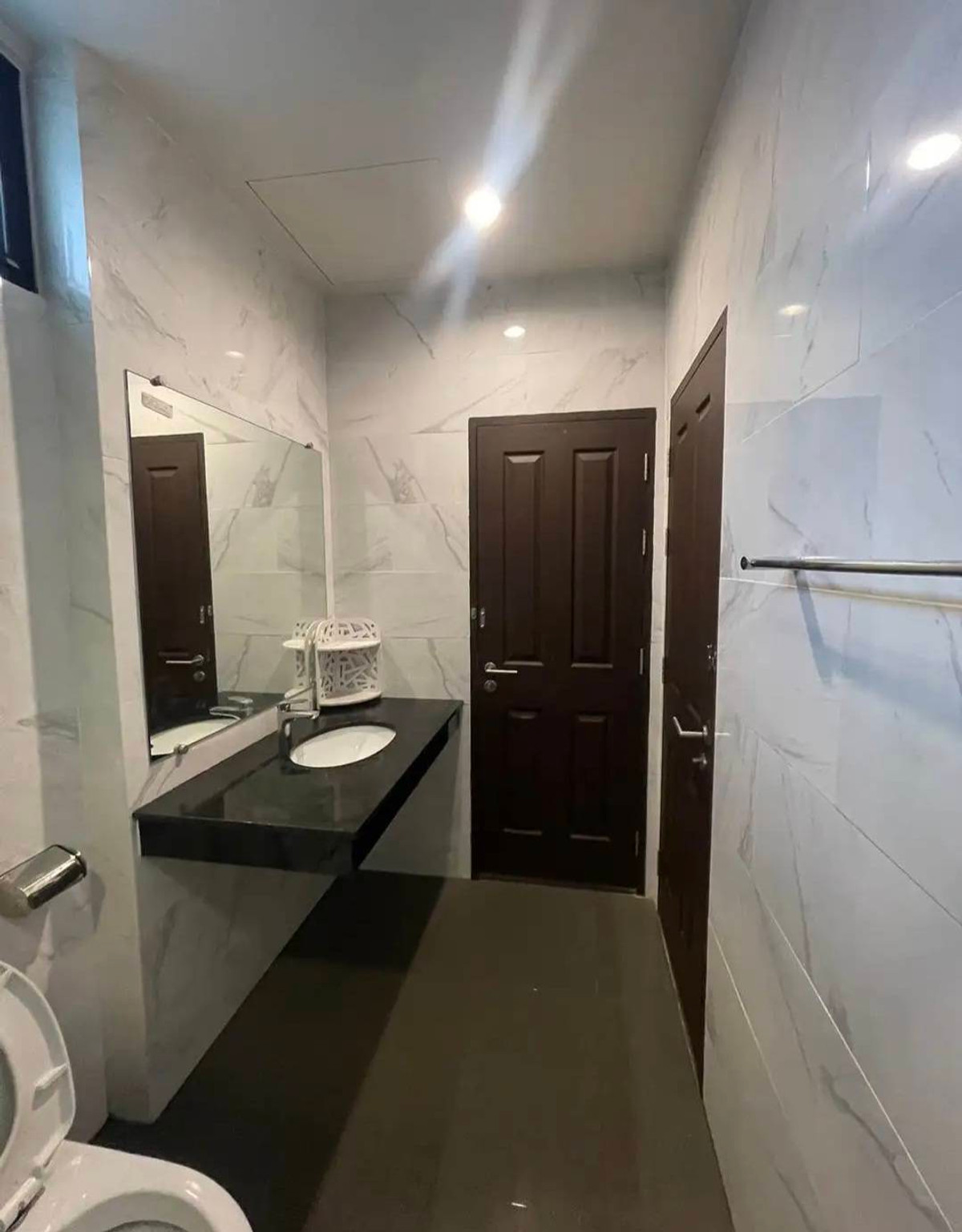 ให้เช่าบ้านปิ่นเกล้า จรัญสนิทวงศ์ : ให้เช่า หมู่บ้านสิริจันทร์ ถนน ฉิมพลี บ้านเดี่ยว 2 ชั้นครึ่ง 4 ห้องนอน 4 ห้องน้ำ จอดรถ ได้ 4คัน บ้านสวย พร้อมอยู่