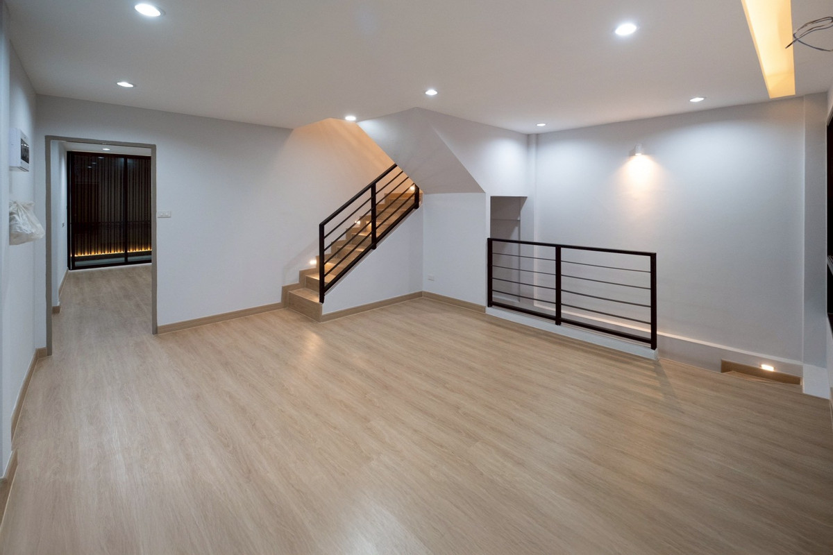 For SaleHome OfficeNawamin, Ramindra : 3-story townhome for sale, Khubon 27, Intersection 2, near the Pink Line BTS.