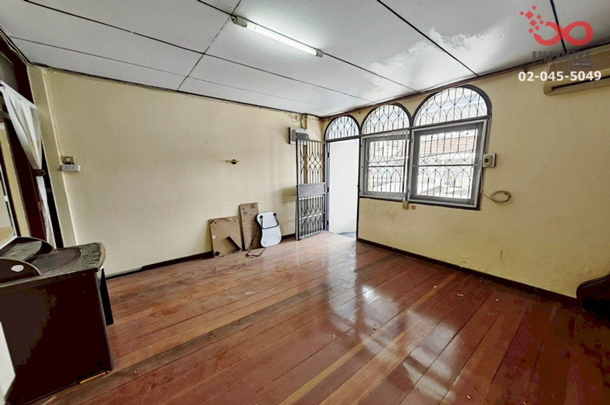 ขายทาวน์โฮมรัชดา ห้วยขวาง : ขายทาวน์เฮาส์ 2 ชั้น 20 ตร.ว. ซอยพุ่มอุไร 3 ถนนสุทธิสาร - ลาดพร้าว 64 ใกล้ MRT สุทธิสาร