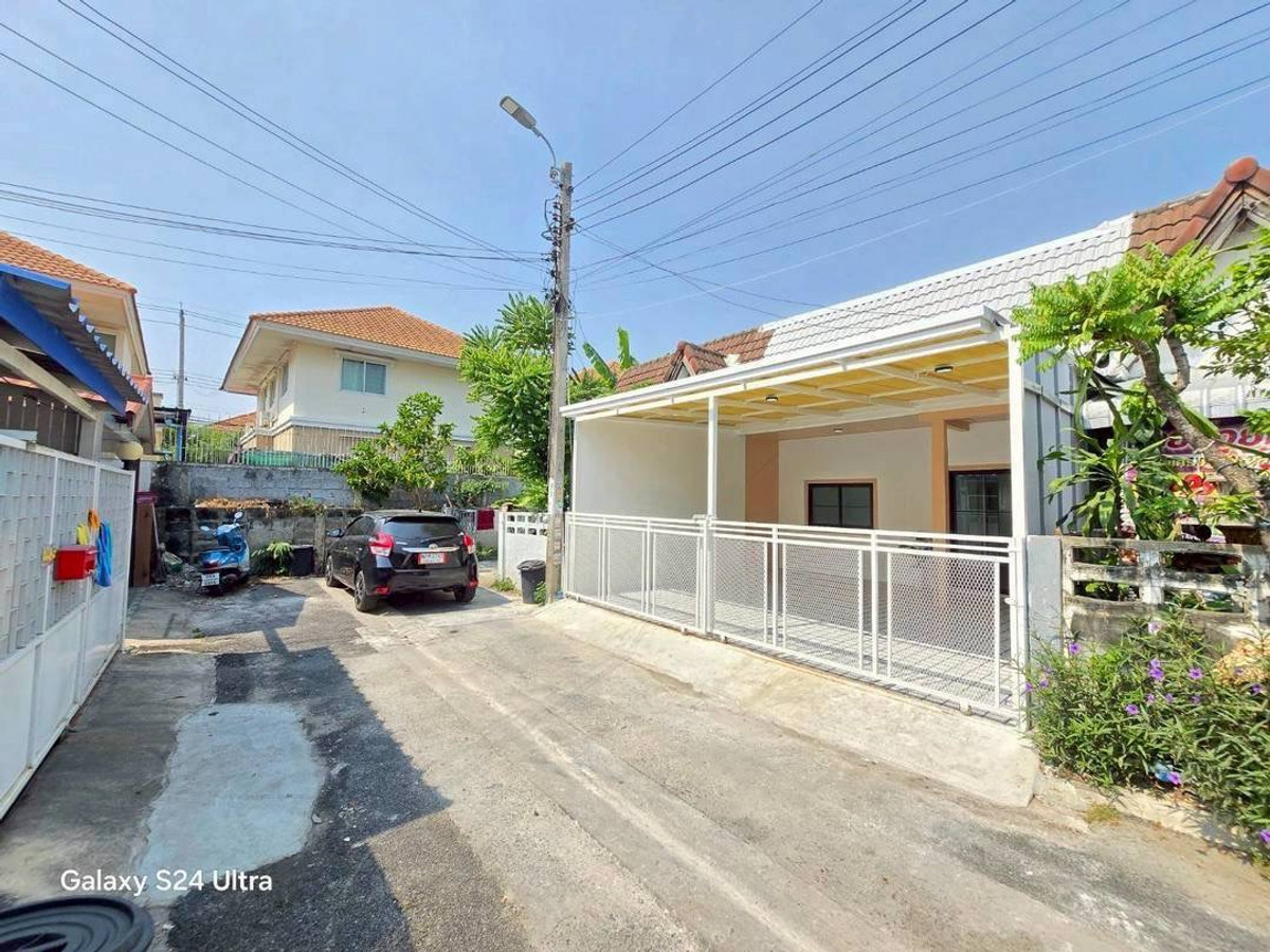For SaleTownhomeNonthaburi, Bang Yai, Bangbuathong : One-story townhouse for sale, Bua Thong Keha, Sai Noi, 19 sq m, at the beginning of the bus line, newly decorated, free furniture, free transfer.