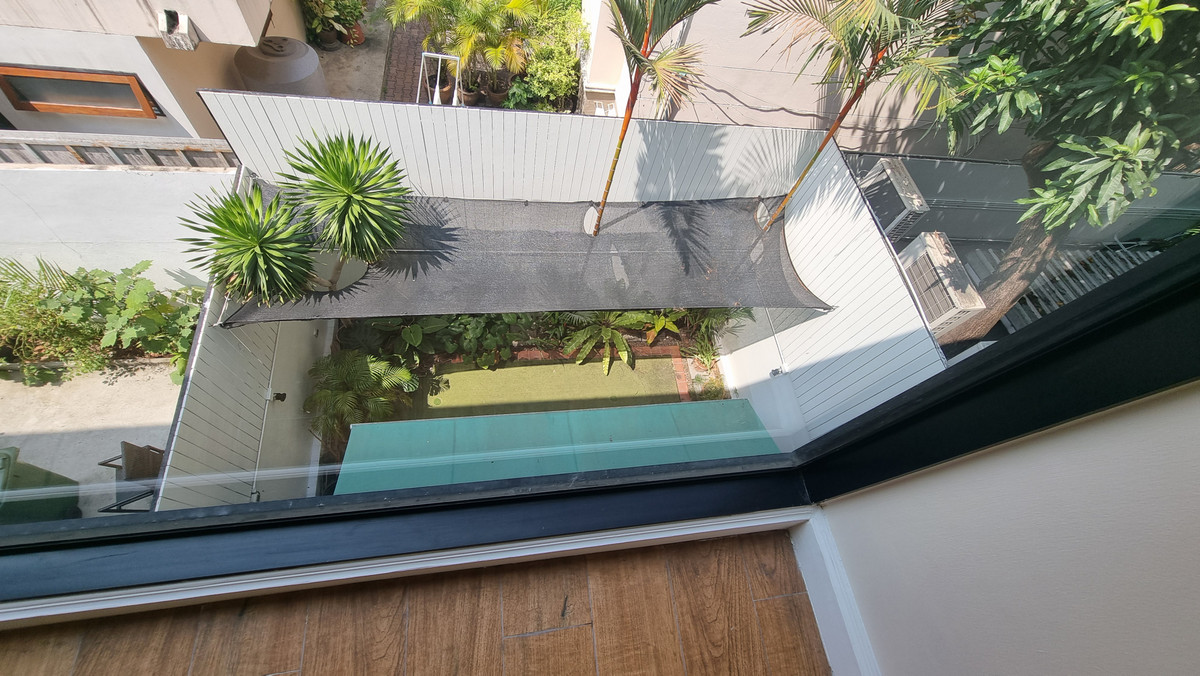 For SaleTownhomeSukhumvit, Asoke, Thonglor : Townhouse for sale, renovated, Thonglor, 4 bedrooms, 3 bathrooms, land size 30 sq m.