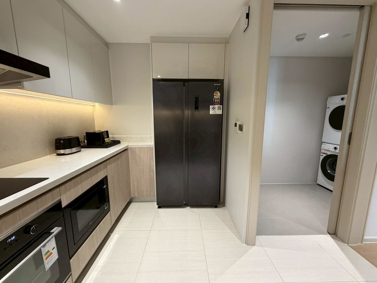 For RentSukhumvit, Asoke, Thonglor : GM Estate Executive Apartment Sukhumvit 20 – 3 Beds + Multi-Purpose Room, 200 sq.m. Please call: 062-496-6454