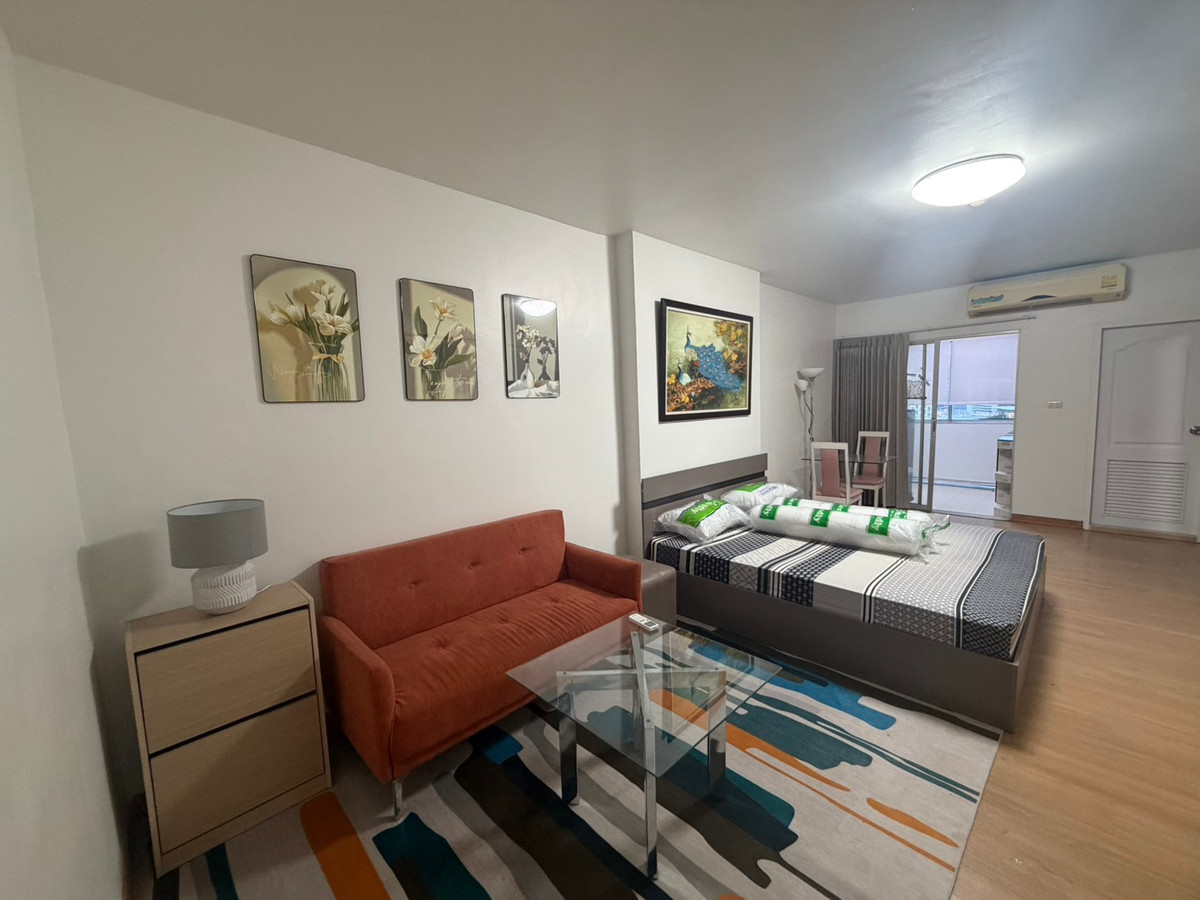 For RentCondoPattanakan, Srinakarin : Condo for rent, Supalai Park Srinakarin, fully furnished, ready to move in, near the BTS. If interested, contact Iine: @yyk6635b (with @ in front too)