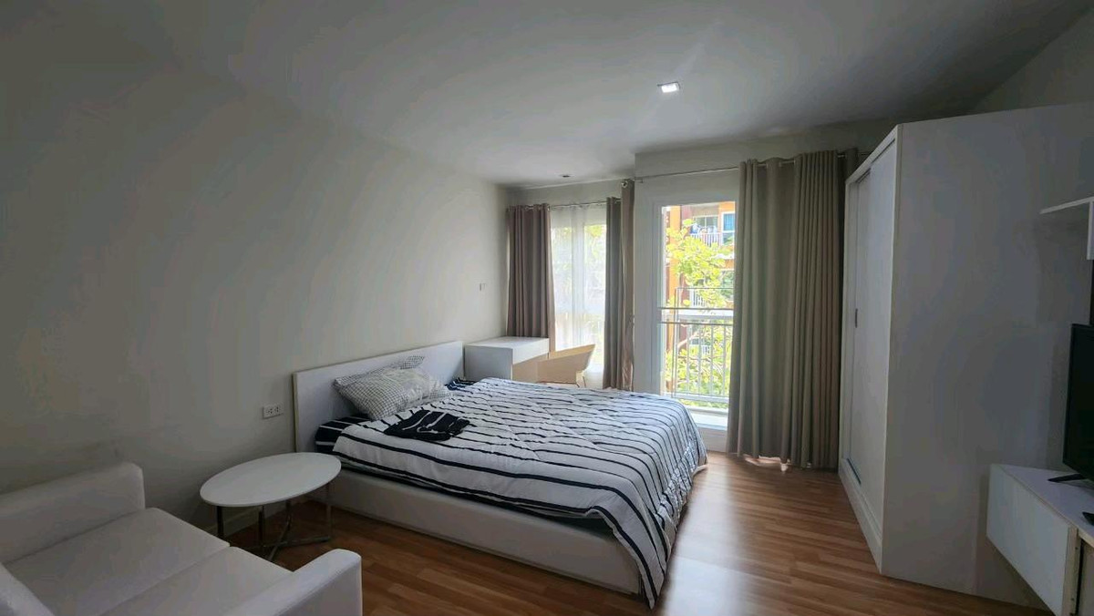 For RentCondoYothinpattana,CDC : The room is ready to move in. Facing the garden