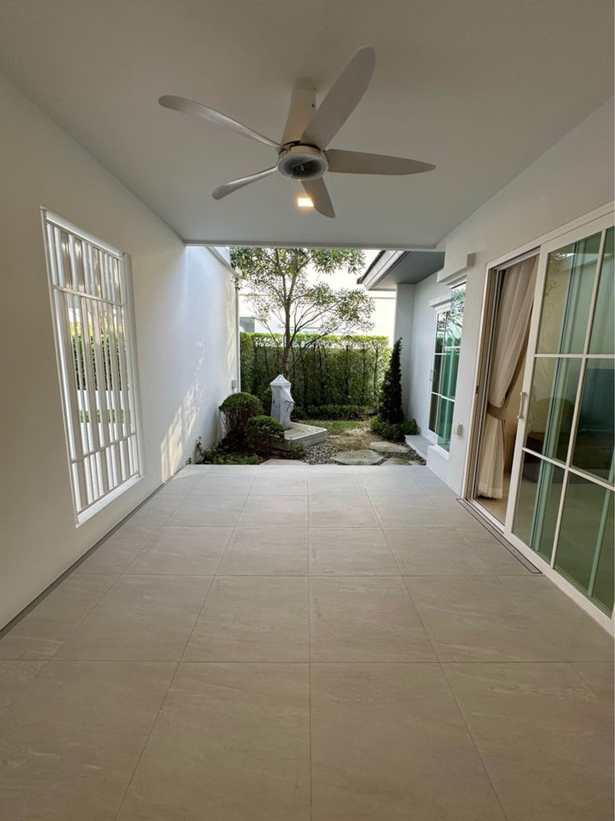 ให้เช่าบ้านบางนา แบริ่ง ลาซาล : ให้เช่า Villagio3 ศรีนครินทร์-บางนา  ( N1-1205 ) บ้านใหม่ทำเลดี ติดคลับเฮาส์ Villagio3 (New project) ตำแหน่งบ้านติดโซนใกล้ส่วนกลางในโครงการ , ทำเลสวย 