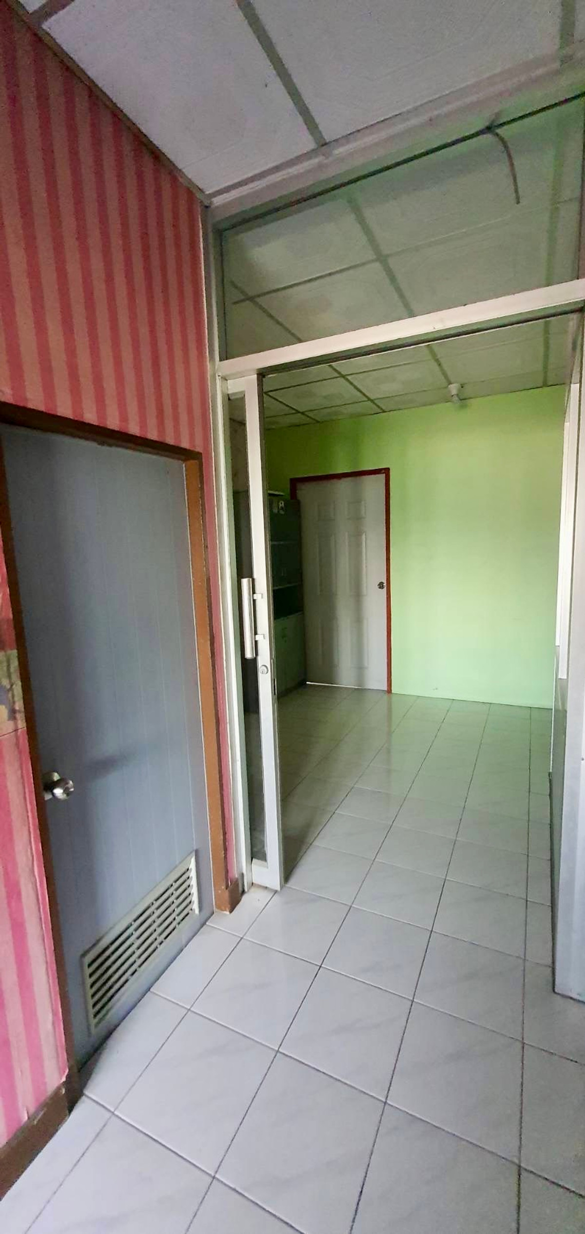 For SaleShop HouseOnnut, Udomsuk : Commercial building, 2 units, Soi Sukhumvit 101/1 / 6 bedrooms (for sale), Commercial Building Sukhumvit 101/1 / 6 Bedrooms (FOR SALE) GNG048