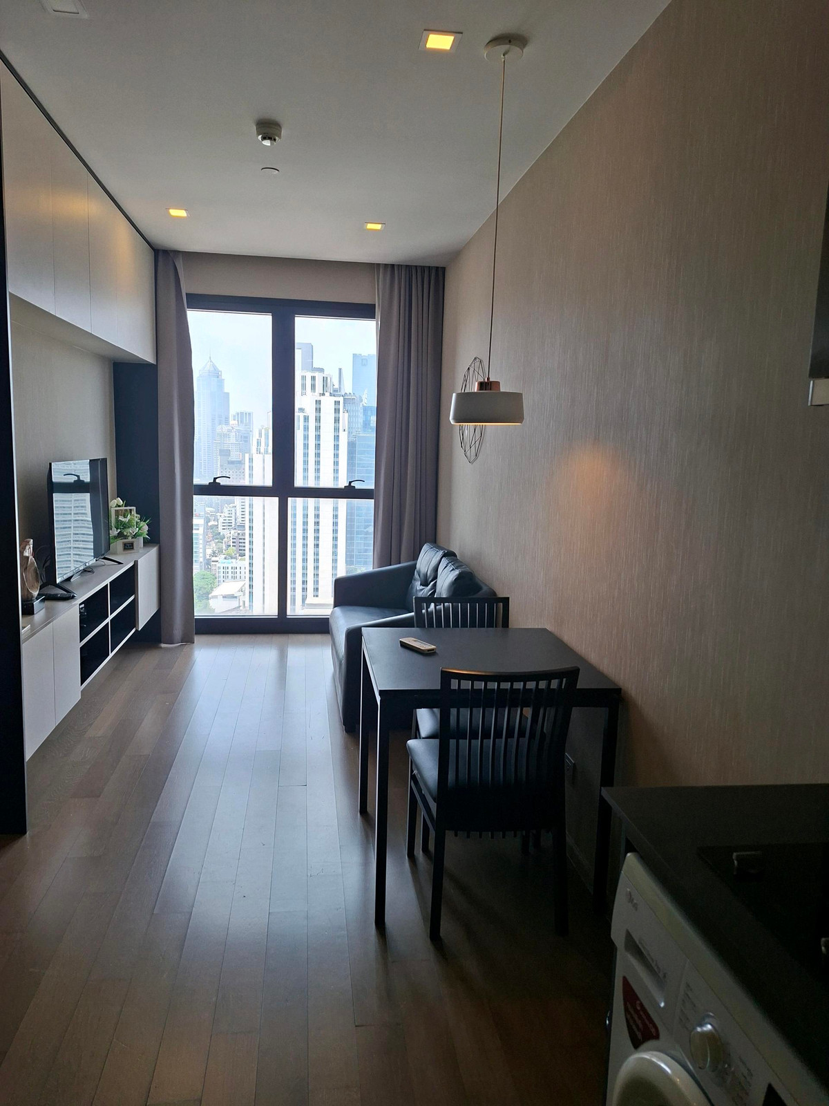 คอนโดสุขุมวิท อโศก ทองหล่อ : Aston Asoke ชั้น 30 for sell
