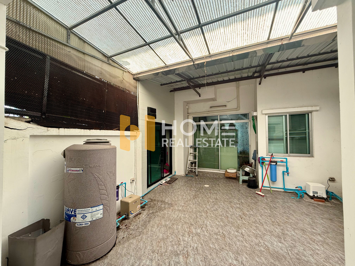 For SaleTownhomePattanakan, Srinakarin : Baan Klang Muang Urbanion Srinakarin / 3 Bedrooms (FOR SALE), Baan Klang Muang Urbanion Srinakarin / 3 Bedrooms (FOR SALE) GNG023