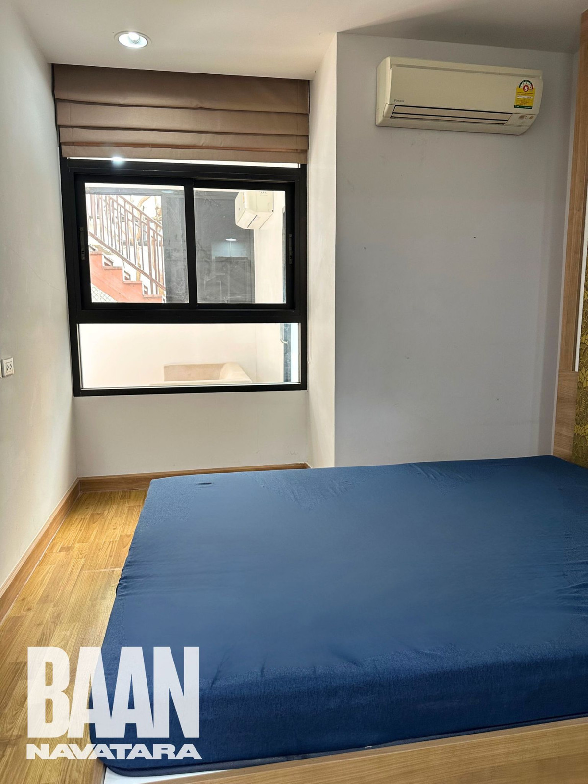 ให้เช่าคอนโดเกษตร นวมินทร์ ลาดปลาเค้า :  คอนโดบ้านนวธารา 61ตรม. ชั้น1 ห้องอยู่บริเวณหัวมุม เงียบสงบ  ถเข้าได้ 2 ทาง หน้าห้อง เข้าจากที่จอดรถ และ หลังห้อง ออกไปเป็นสระว่ายน้ำและ fitness