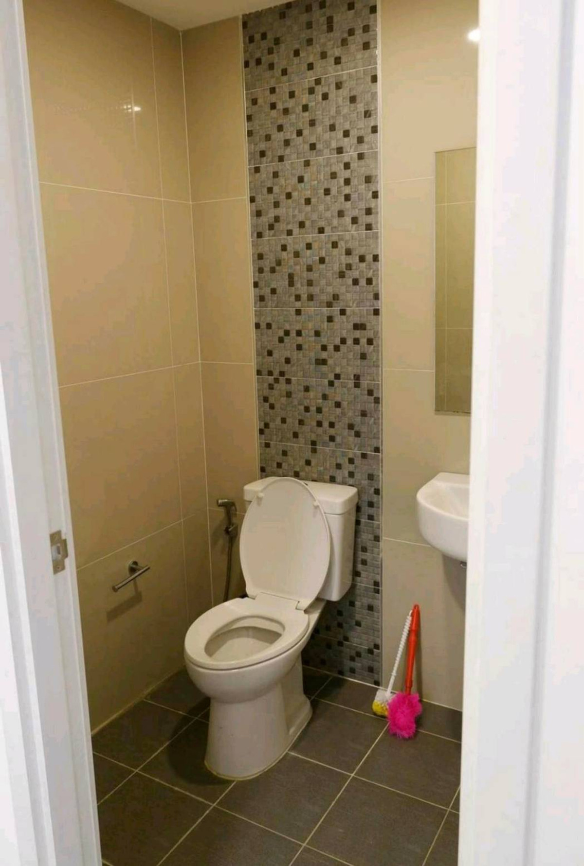 ให้เช่าทาวน์โฮมนนทบุรี บางใหญ่ บางบัวทอง : ให้เช่าทาวน์โฮม เสนา วีว่า รัตนาธิเบศร์ - บางบัวทอง ใกล้ แม็คโคร บางบัวทอง เพียง 2 นาที