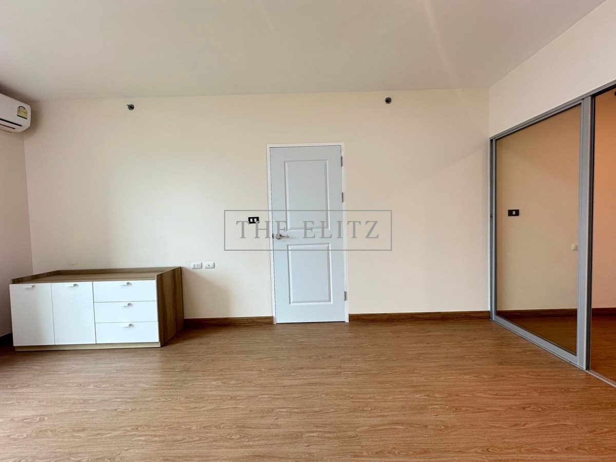 For SaleCondoRama9, Petchburi, RCA : ✨ The perfect balance of convenience and peace Supalai Park Ekkamai–Thonglor Surrounded by city lifestyle but still maintains privacy Suitable for both relaxation and living.