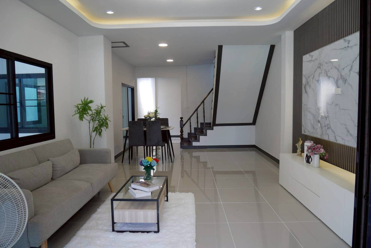 ขายทาวน์โฮมมีนบุรี-ร่มเกล้า : S2962 ขายบ้านเดี่ยว 2 ชั้น ตกแต่งใหม่ทั้งหลัง หมู่บ้านอมรทรัพย์ อยู่วิทยา หนองจอก จบในงบไม่ถึง 2 ล้าน