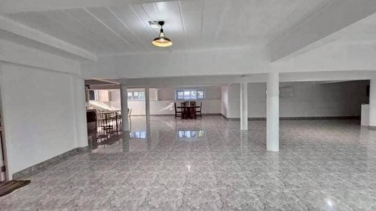 ขายบ้านพัทยา บางแสน ชลบุรี สัตหีบ : ขายบ้านเดี่ยว 2 ไร่ 94.5 ตรว. ใกล้อ่างเก็บน้ำมาบประชัน 5 นอน 6 น้ำ มีบ้านพักรีสอร์ท 3 หลัง และห้องใต้ดินสุดหรู ใกล้สนามกอล์ฟและรร.นานาชาติ 