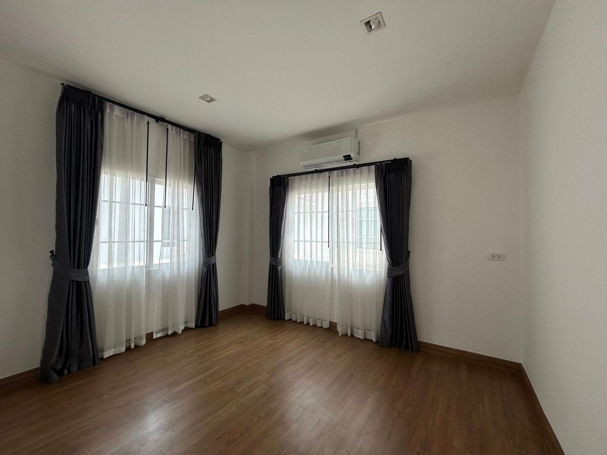 ขายบ้านเชียงราย :  บ้านเดี่ยวเชียงรายGolden Village เชียงราย  ขาย 6.5 ลบ.หรือให้เช่า  เพียง 27,000 บาท/เดือน เท่านั้น