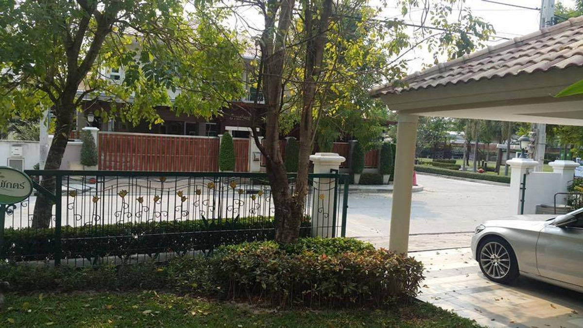 For RentHouseLadkrabang, Suwannaphum Airport : Single house for rent, Supalai Suan Luang, next to Chaloem Phrakiat Rama 9 Road (Rt-01).