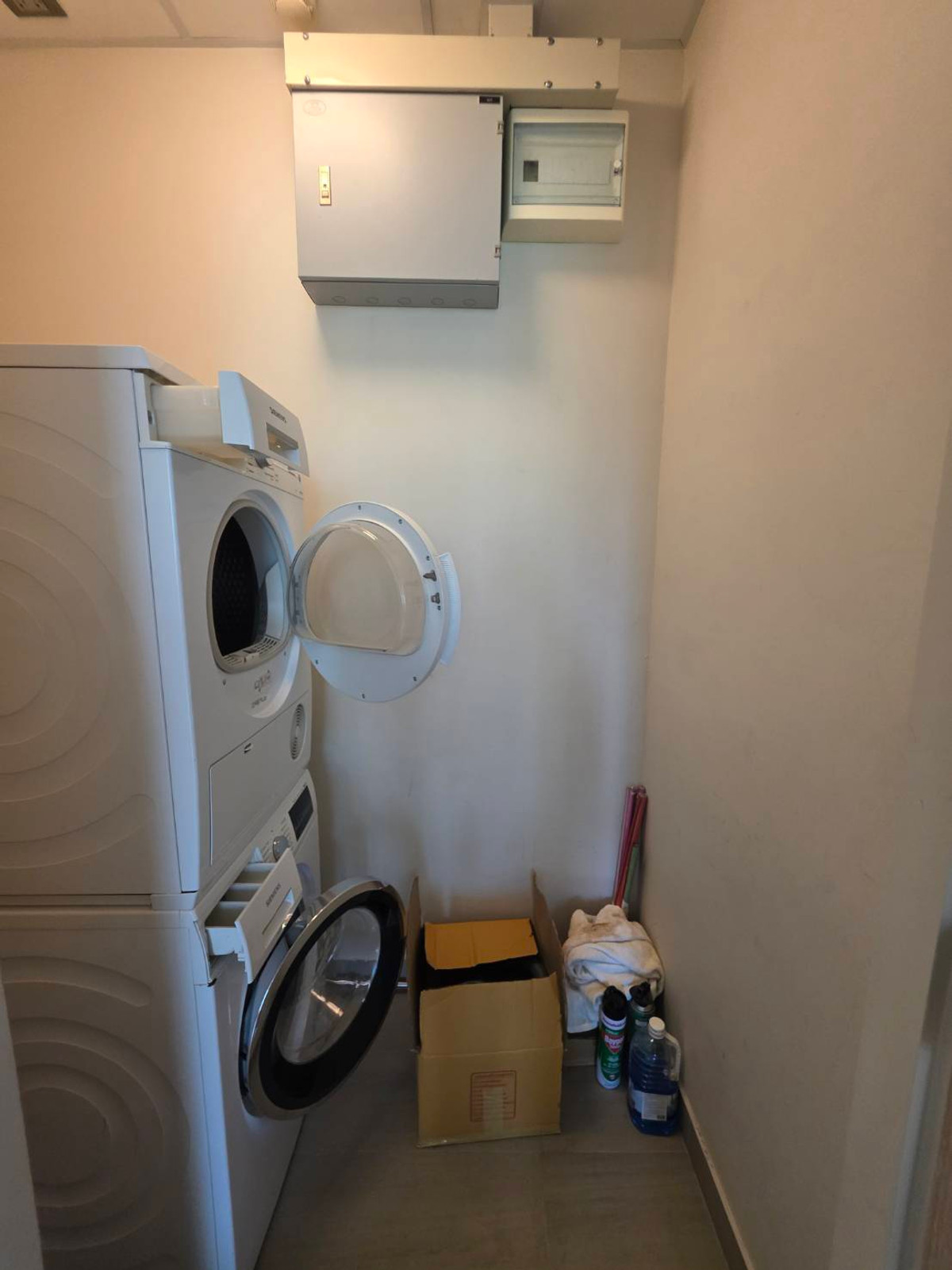 For RentCondoWitthayu, Chidlom, Langsuan, Ploenchit : Sindhorn Residence: 75sqm. 1bed 1bath 75,000/mth. Rare Corner unit Am: 0656199198