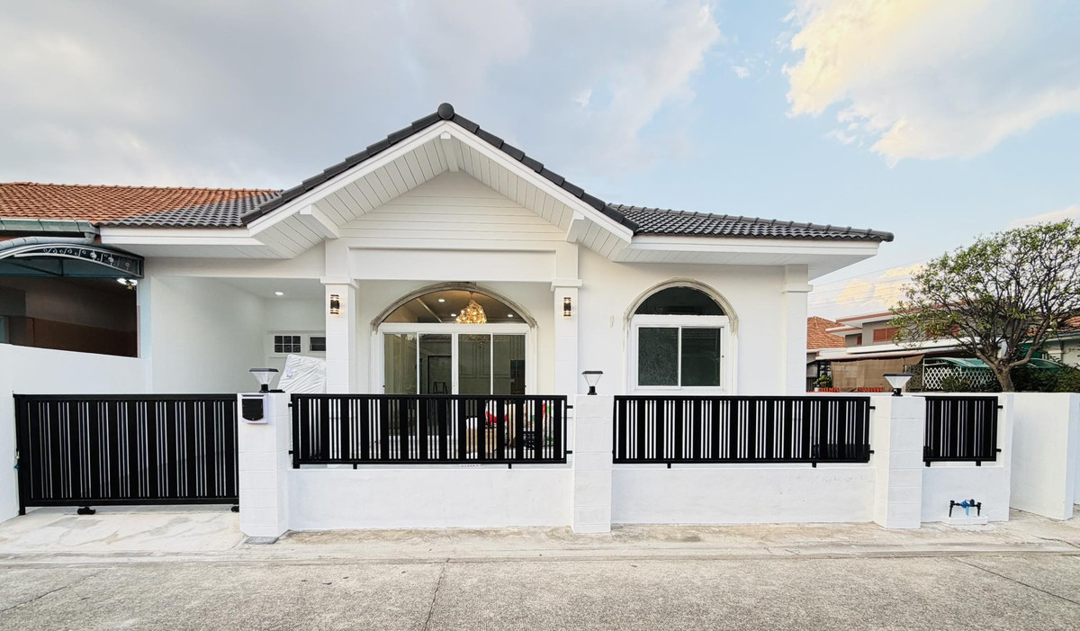 ขายบ้านพัทยา บางแสน ชลบุรี สัตหีบ : คลาสสิค โฮม 4 / 3 ห้องนอน (ขาย), Classic Home 4 / 3 Bedrooms (FOR SALE) BEWN138