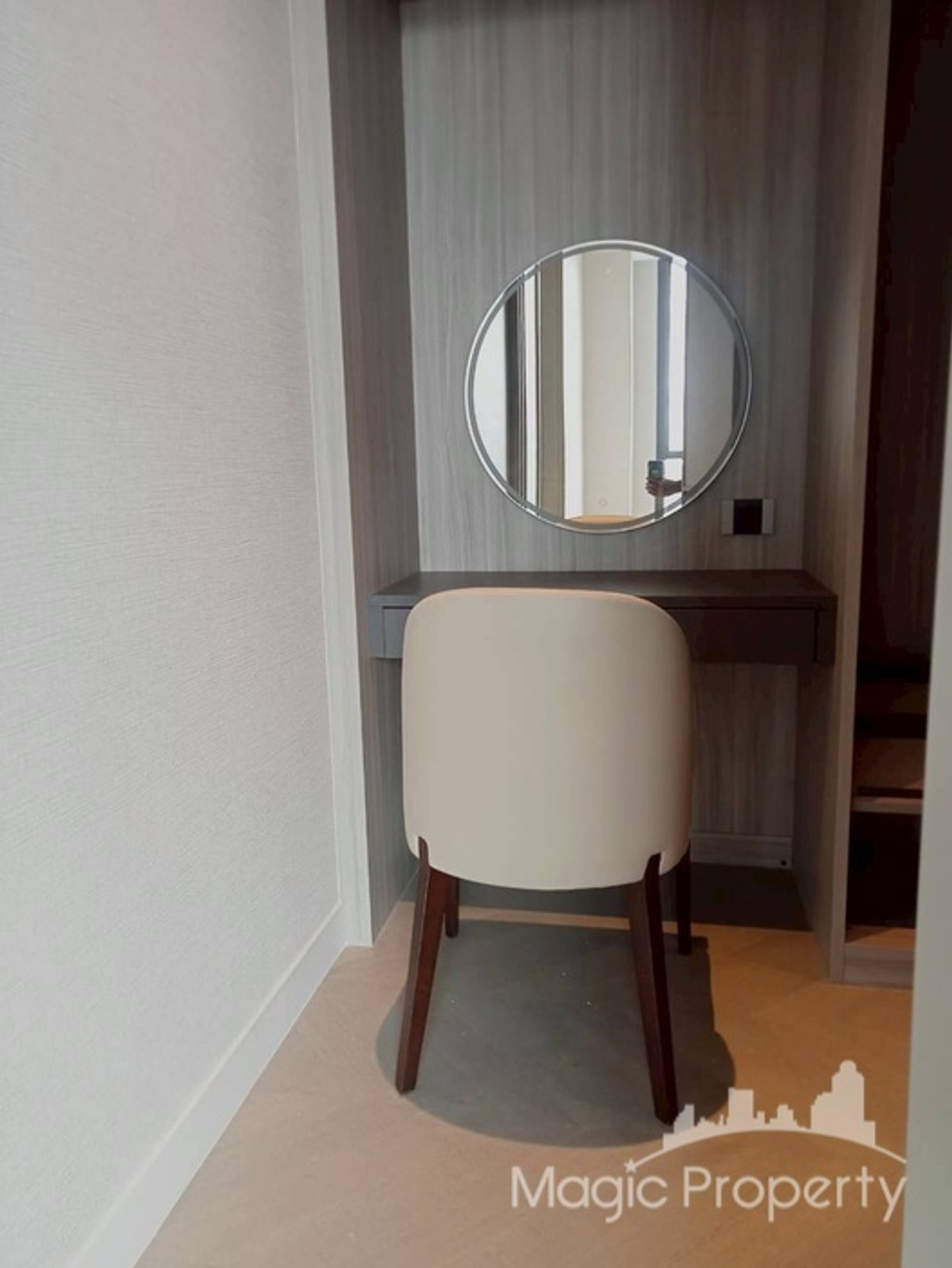 ขายคอนโดวิทยุ ชิดลม หลังสวน : ขาย 3 ห้องนอน ใน วันเอทไนน์ ไวร์เลส คอนโดมิเนียม ถนนวิทยุ แขวงลุมพินี เขตปทุมวัน กรุงเทพมหานคร