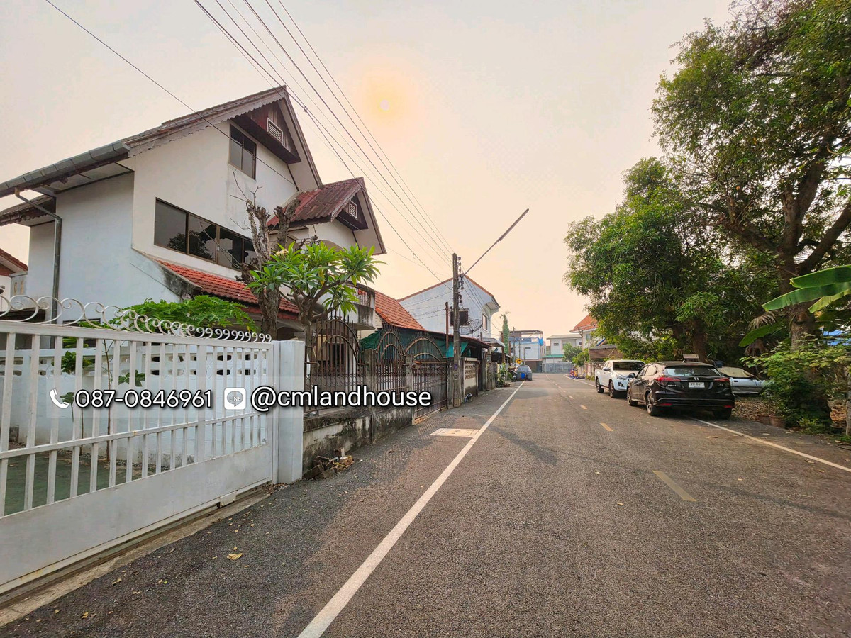 ขายบ้านเชียงใหม่ : ถูกกว่าคุ้มกว่าคอนโด! บ้านวรุณนิเวศน์ ต.แม่เหียะ อ.เมือง ใกล้แยกแม่เหียะ บิ๊กซี แม็คโคร IKEA 2 กม. ใกล้เซ็นทรัลแอร์พอร์ต 4 กม. ใกล้สนามบิน 5 กม. (ขายตามสภาพต้องปรับปรุง)