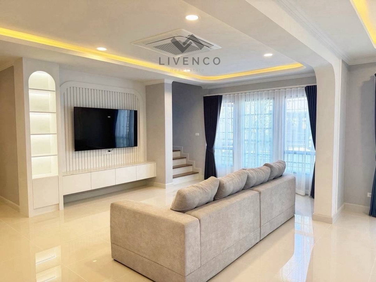 บ้านบางนา แบริ่ง ลาซาล : ขาย หรือ ให้เช่า บ้านเดี่ยว Centro บางนา  
(Centro Bangna)
(LVC40001)