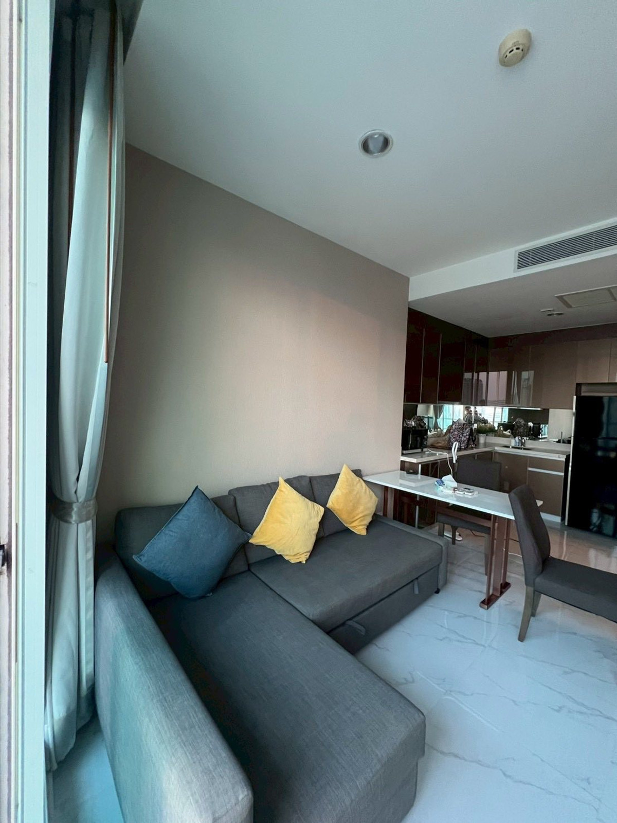 ให้เช่าคอนโดสาทร นราธิวาส : 🔥ให้เช่า แม่น้ำ เรสซิเดนท์ คอนโดมิเนียม ราคา 27,000 บาท/เดือน