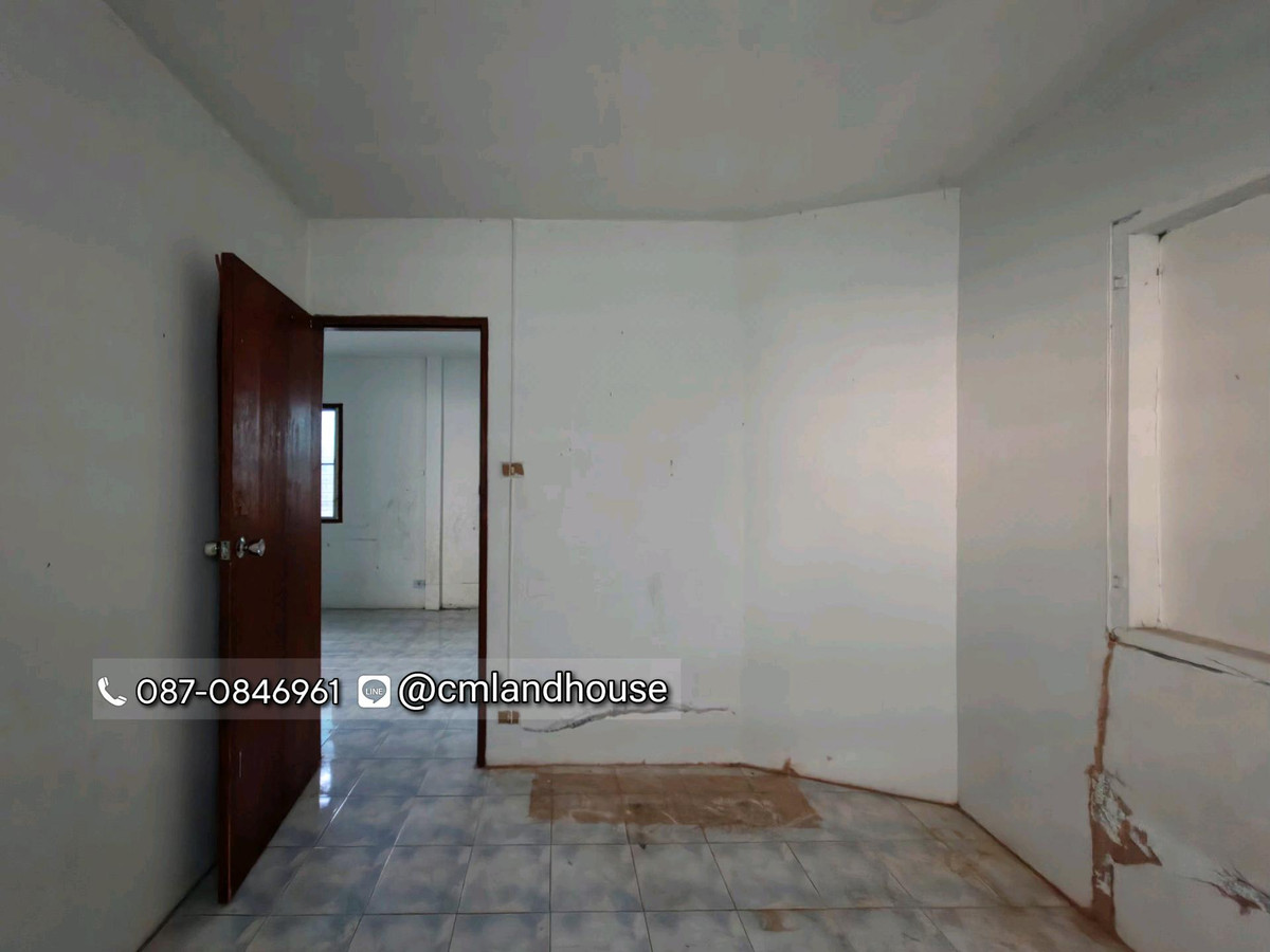 ขายบ้านเชียงใหม่ : ถูกกว่าคุ้มกว่าคอนโด! บ้านวรุณนิเวศน์ ต.แม่เหียะ อ.เมือง ใกล้แยกแม่เหียะ บิ๊กซี แม็คโคร IKEA 2 กม. ใกล้เซ็นทรัลแอร์พอร์ต 4 กม. ใกล้สนามบิน 5 กม. (ขายตามสภาพต้องปรับปรุง)