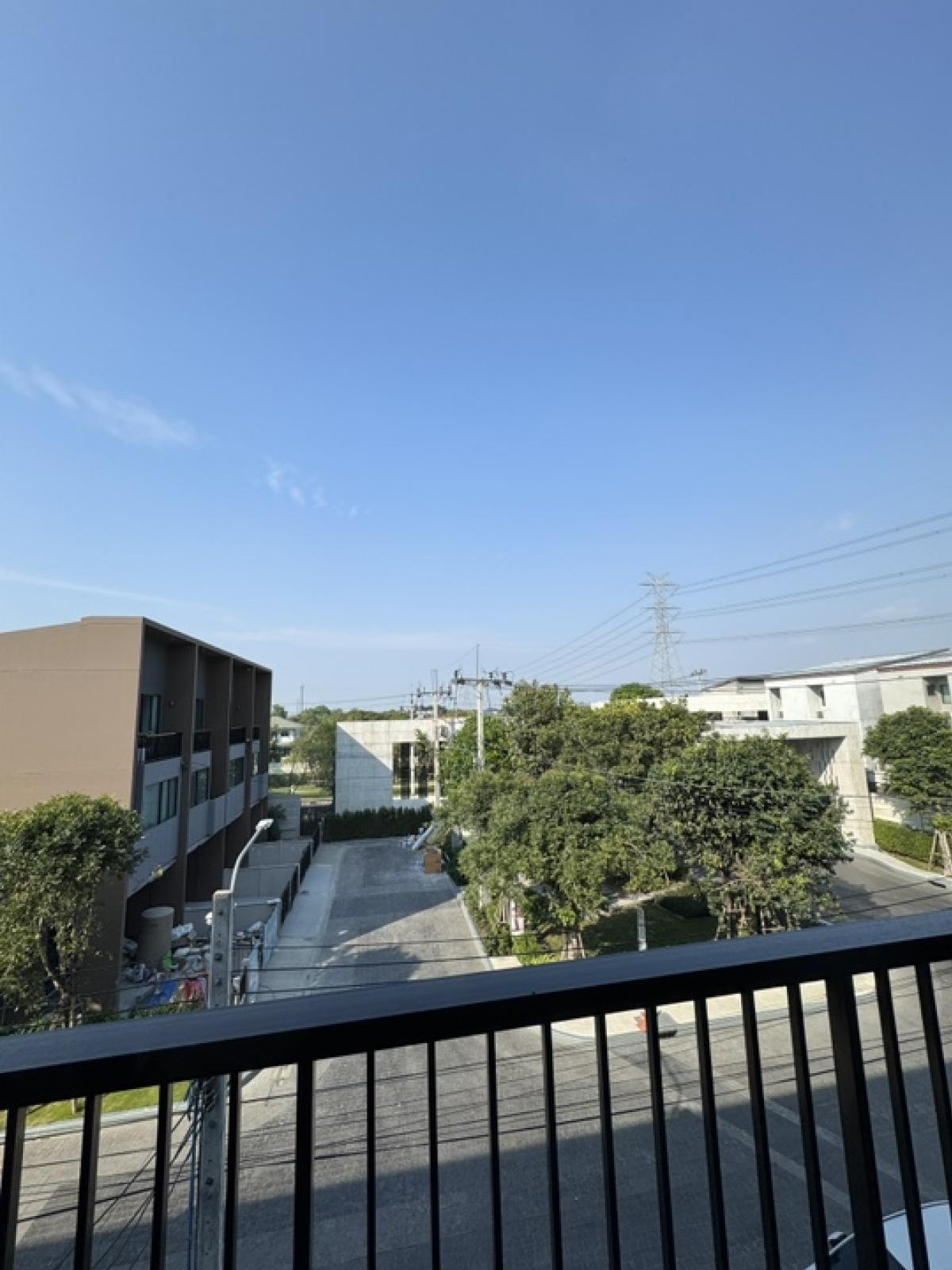 ให้เช่าทาวน์โฮมมีนบุรี-ร่มเกล้า : RH033826 ให้เช่า ทาวน์โฮมใหม่ 3ชั้น 3 ห้องนอน at บ้านกลางเมือง พระราม9-กรุงเทพกรีฑา ตกแต่งครบ พร้อมเข้าอยู่