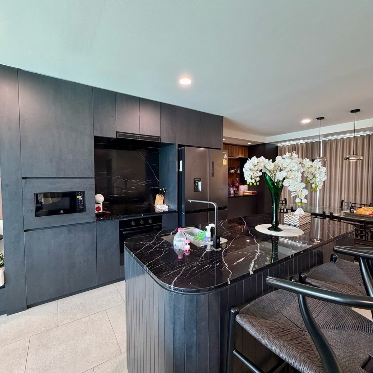 For SaleHome OfficeSapankwai,Jatujak : For sale 🏢 Luxurious 5-story home office with elevator + private swimming pool.
Saphan Khwai - Ari location | Modern Luxury design