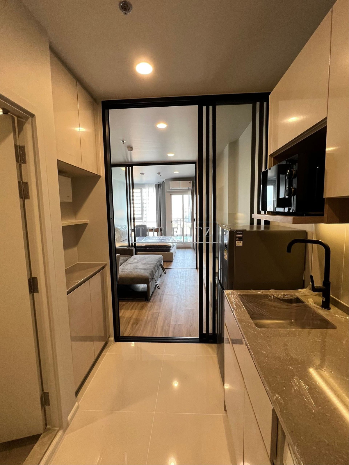 For RentCondoSukhumvit, Asoke, Thonglor : ✨ A green oasis in the heart of Sukhumvit, Culture Thonglor, an eco-friendly condo with beautiful gardens and a sky swimming pool with panoramic views.