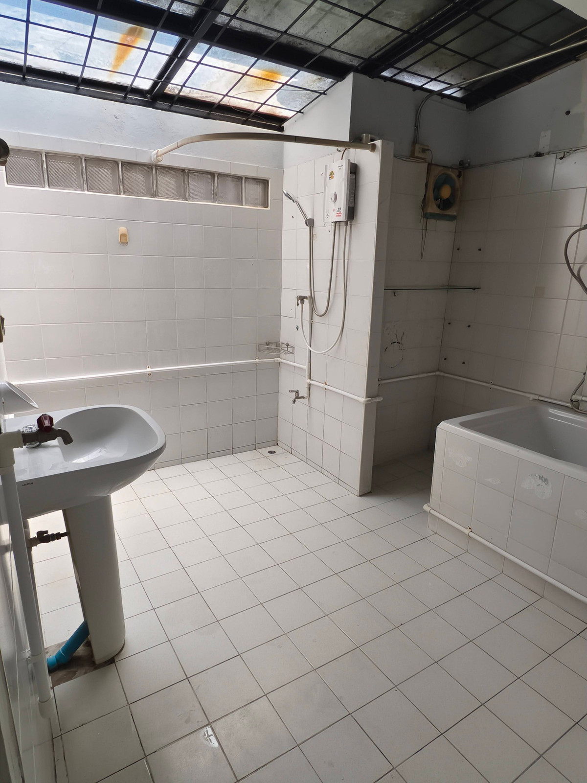 ให้เช่าทาวน์โฮมลาดพร้าว101 แฮปปี้แลนด์ : ⚡ ให้เช่า ทาวน์โฮม 2 ชั้น หมู่บ้านประชากรไทย ซอย ลาดพร้าว 93  ขนาด 23 ตร.ว. ⚡