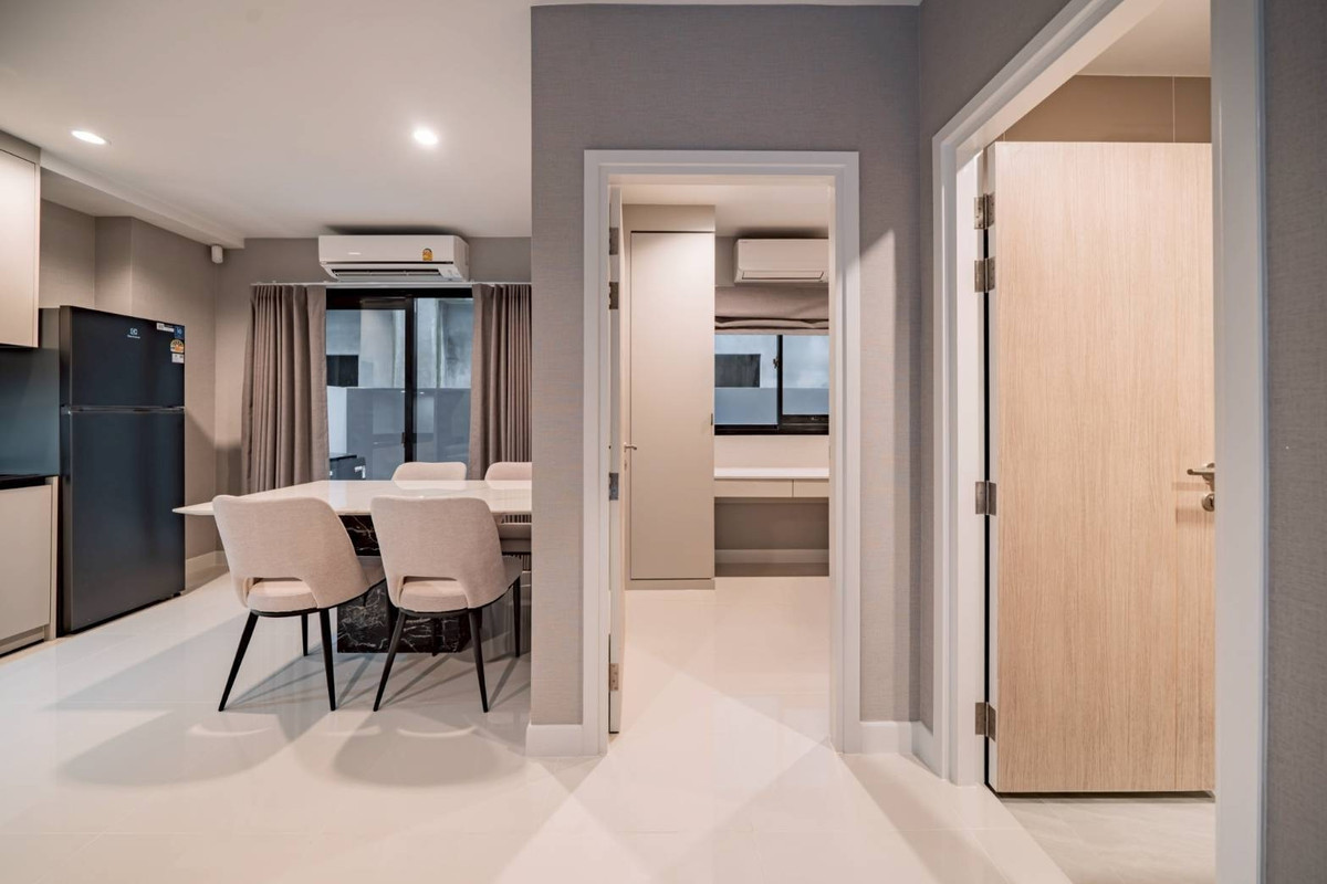 For RentTownhomePattanakan, Srinakarin : New house on the edge of the house for rent, move in immediately. Fully furnished, near Brighton College and Wellington College 🏫