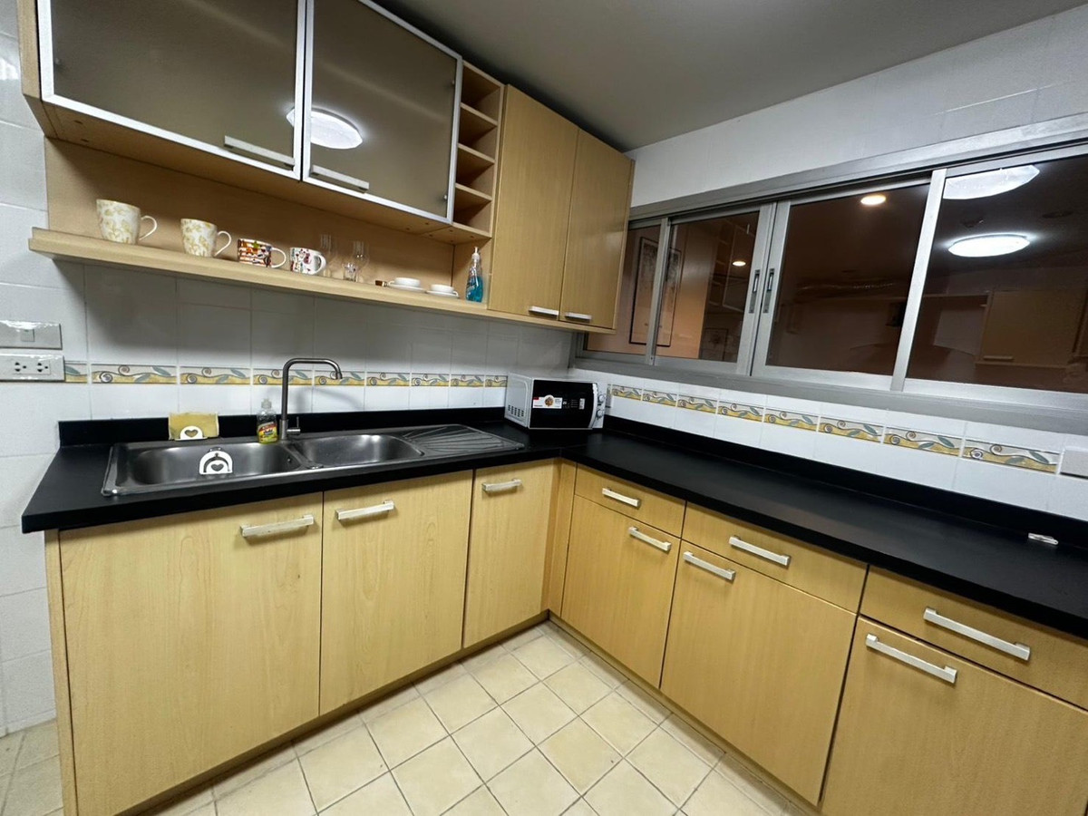 For RentCondoSukhumvit, Asoke, Thonglor : 💎RARE FIND! 3BR For Rent at Taiping Tower Ekkamai 
For rent: Taiping Tower, 3 bedrooms + separate maids room.