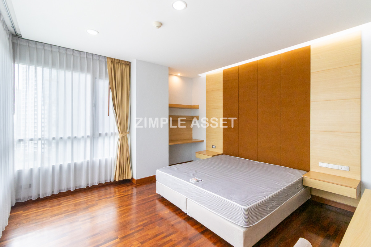 For RentSukhumvit, Asoke, Thonglor : Line ID: @zimple_asset Luxury aprtment in center of sukhumvit. Offering premium facilities for an elevated living experience. Surrounded by leading shopping malls in a prime location.