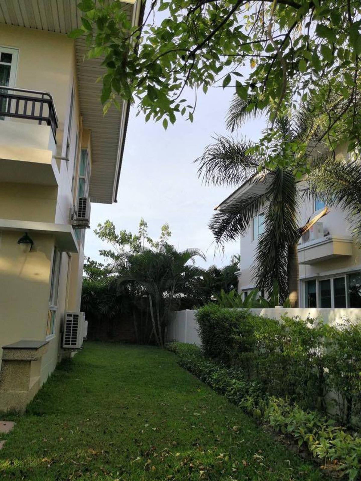 For RentHouseLadkrabang, Suwannaphum Airport : Single house for rent, Supalai Suan Luang, next to Chaloem Phrakiat Rama 9 Road (Rt-01).