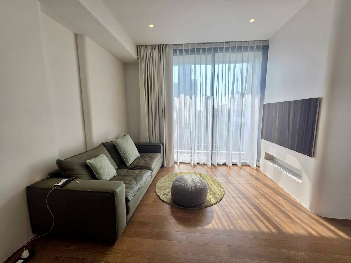 For SaleCondoWitthayu, Chidlom, Langsuan, Ploenchit : Muniq Langsuan: 1+1bed 1bath 64.56sqm. 23,500,000 Am: 0656199198