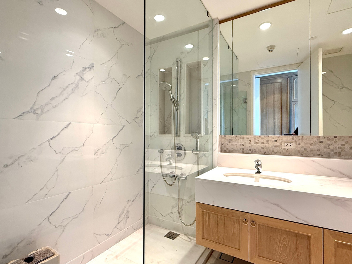 ให้เช่าคอนโดวิทยุ ชิดลม หลังสวน : คอนโด 4 ห้องนอน พื้นที่กว้างขวาง อยู่ใกล้สยามสแคว