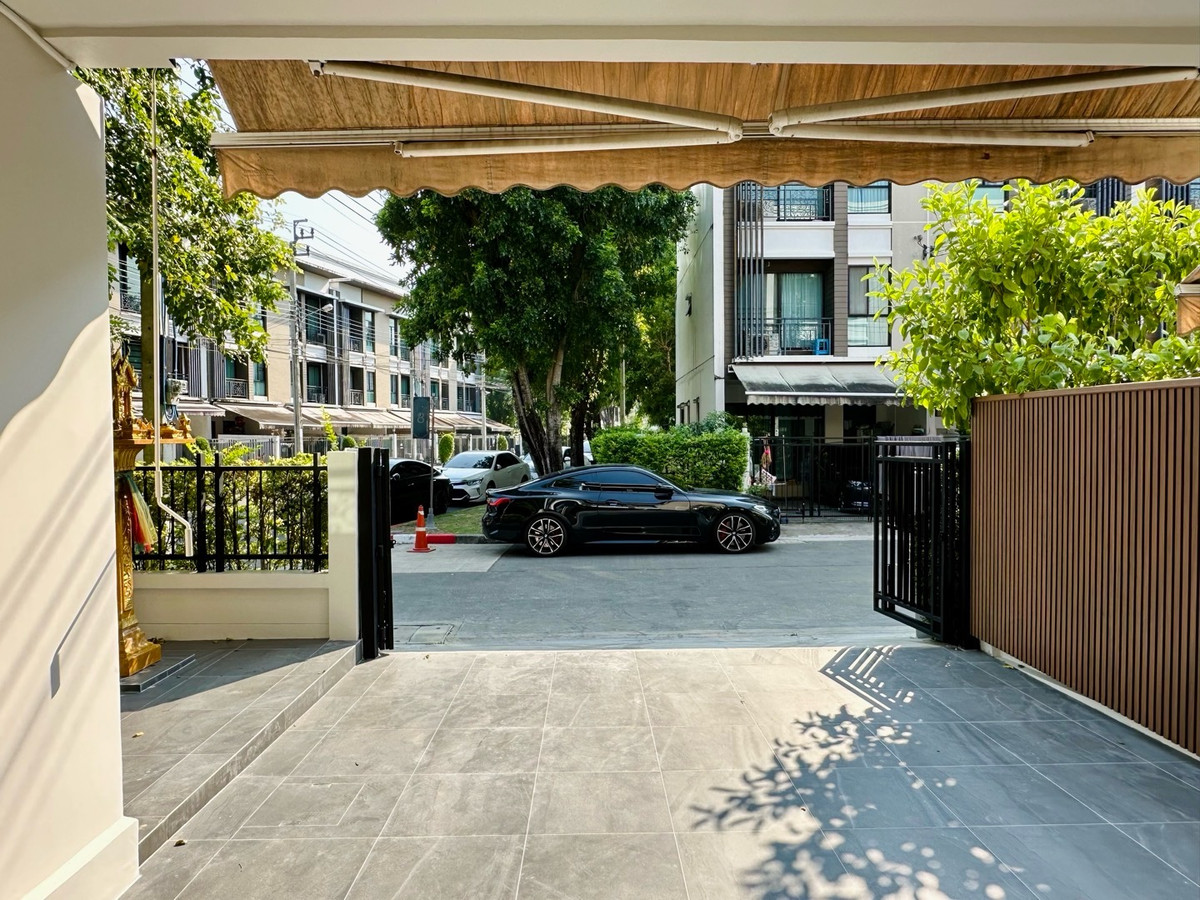 For RentTownhomeNawamin, Ramindra : Townhome for rent Baan Klang Muang Nawamin 42 Newly decorated, very beautiful Fully furnished, ready to move in