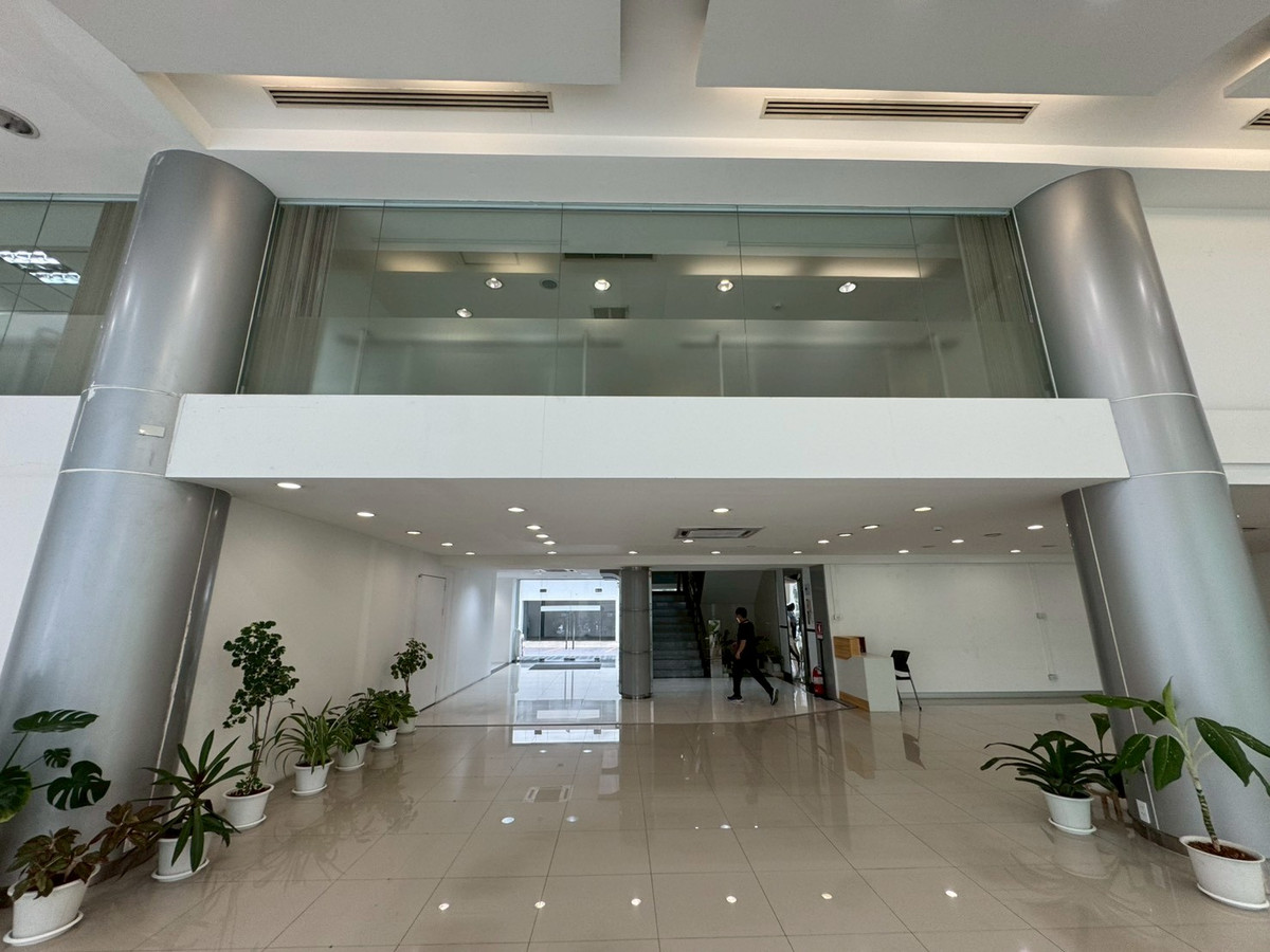 For RentRetail SpaceSukhumvit, Asoke, Thonglor : Space for rent, perfect condition, Asoke-Phetchaburi ** NO CO-AGENT **