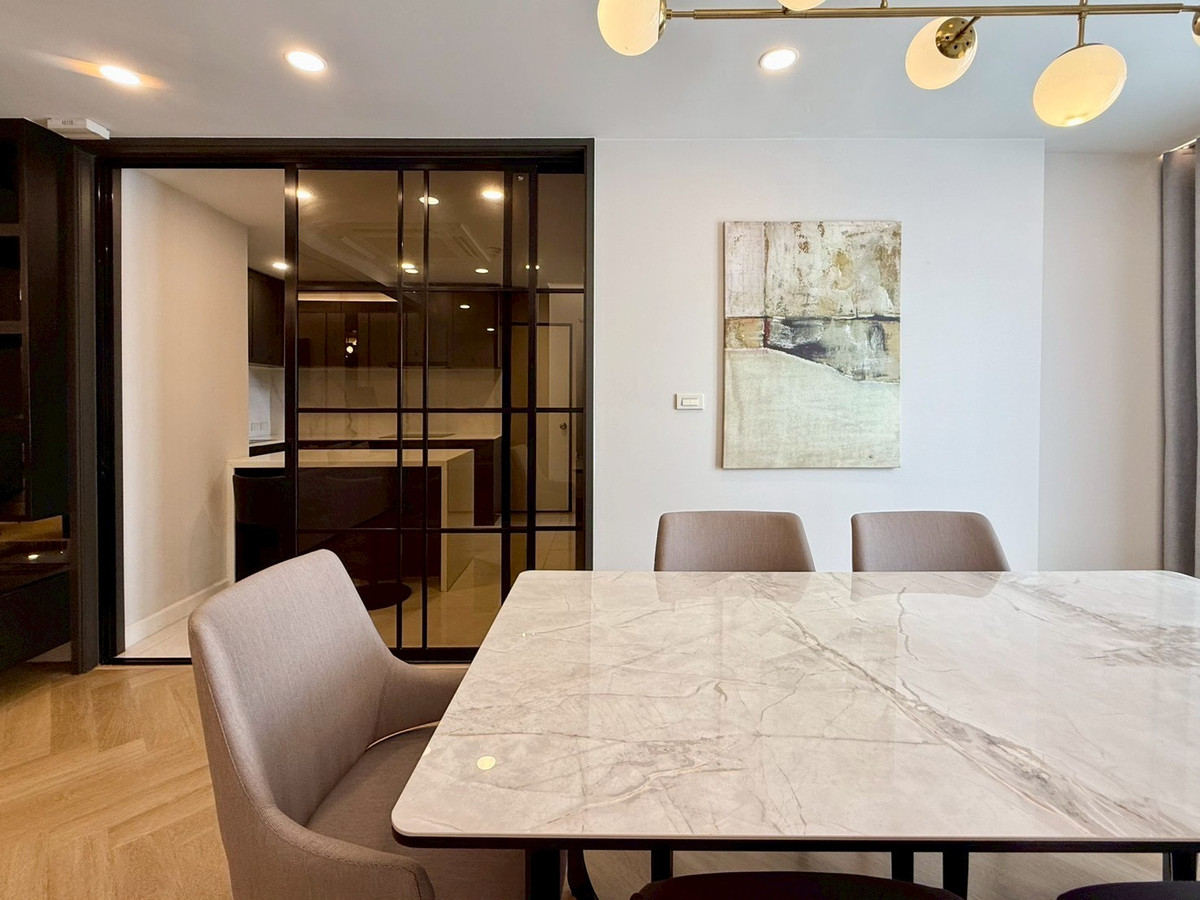 For RentCondoSukhumvit, Asoke, Thonglor : (For rent) President Park Sukhumvit 24, completely renovated, 3-BR 223 Sq.m., high floor, swimming pool view. (Pet-Friendly) ㅡ Near 🚆BTS Phrom Phong