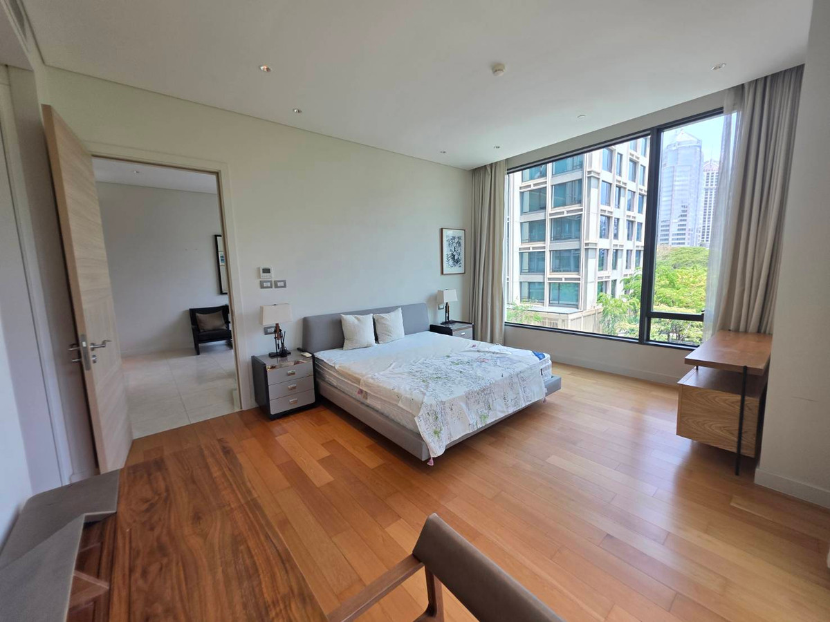 For RentCondoWitthayu, Chidlom, Langsuan, Ploenchit : Sindhorn Residence: 75sqm. 1bed 1bath 75,000/mth. Rare Corner unit Am: 0656199198
