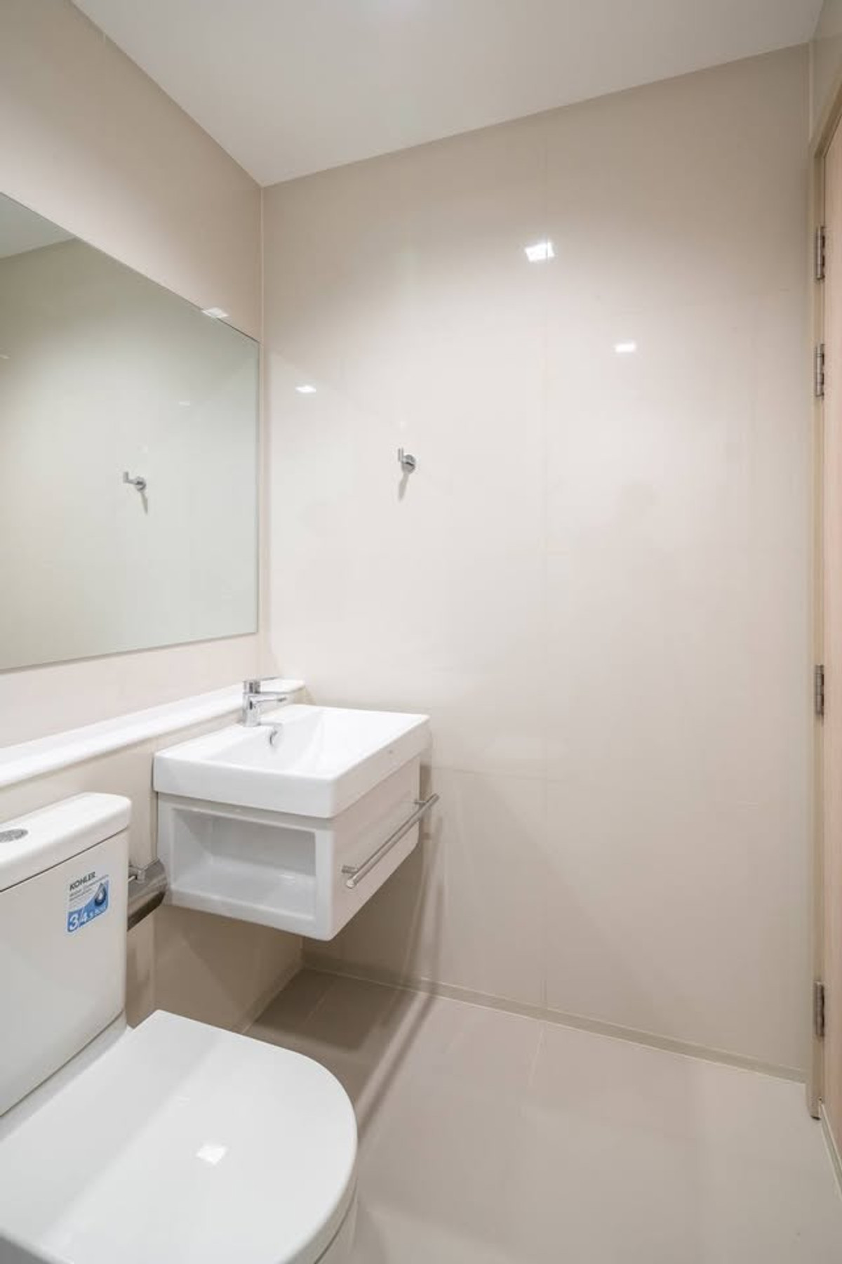 ให้เช่าคอนโดวิทยุ ชิดลม หลังสวน : ✨ High Floor & Iconic View! ให้เช่า Life One Wireless ชั้น 38 วิว Central Embassy (Unblocked) ✨