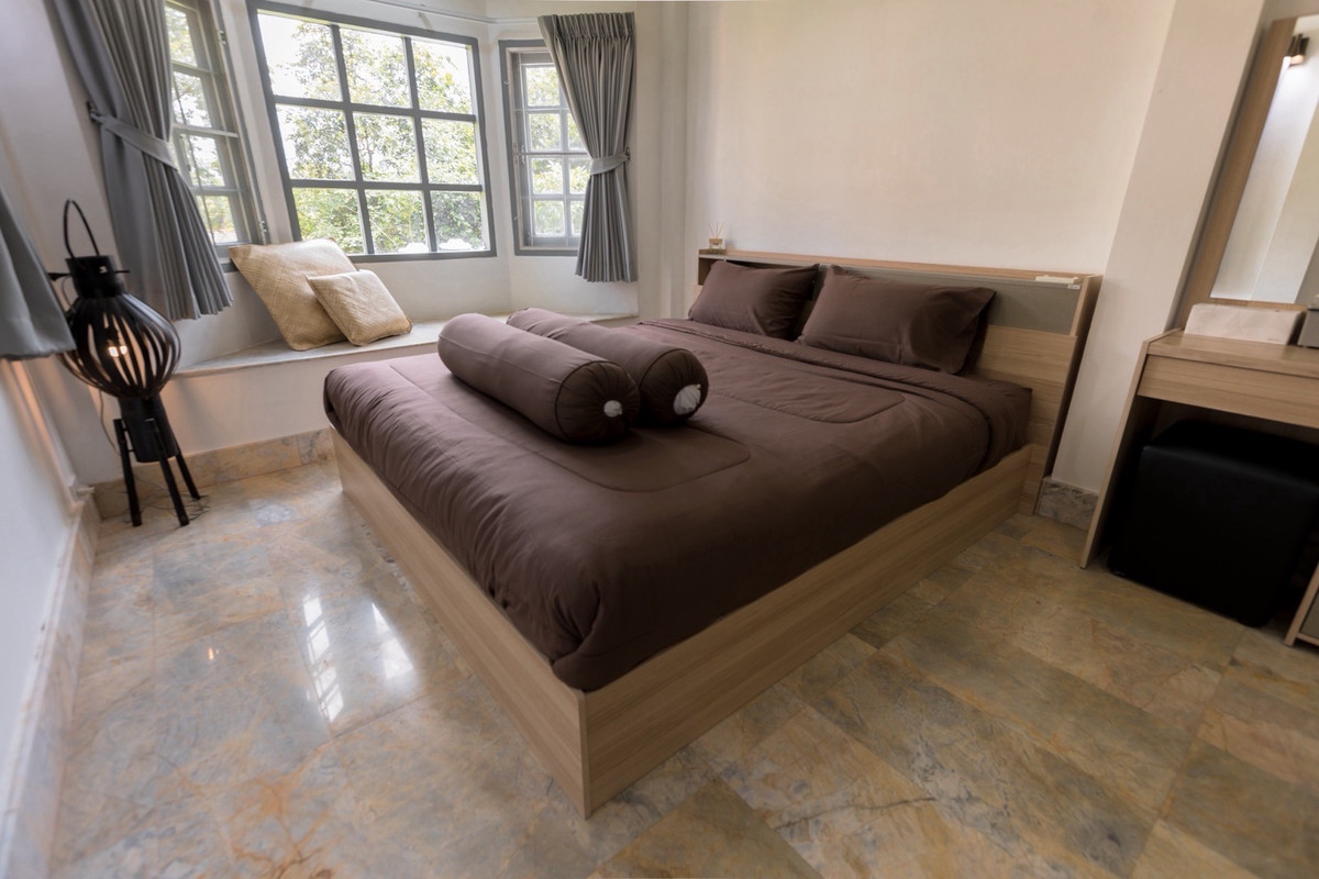 ขายบ้านปากช่อง เขาใหญ่ : ขายบ้านเขาใหญ่ หมูสี 4 ห้องนอน ที่ดิน 253 ตร.ว บ้านพักตากอากาศใกล้อุทยาน เหมาะอยู่อาศัยและลงทุนปล่อยเช่า 
