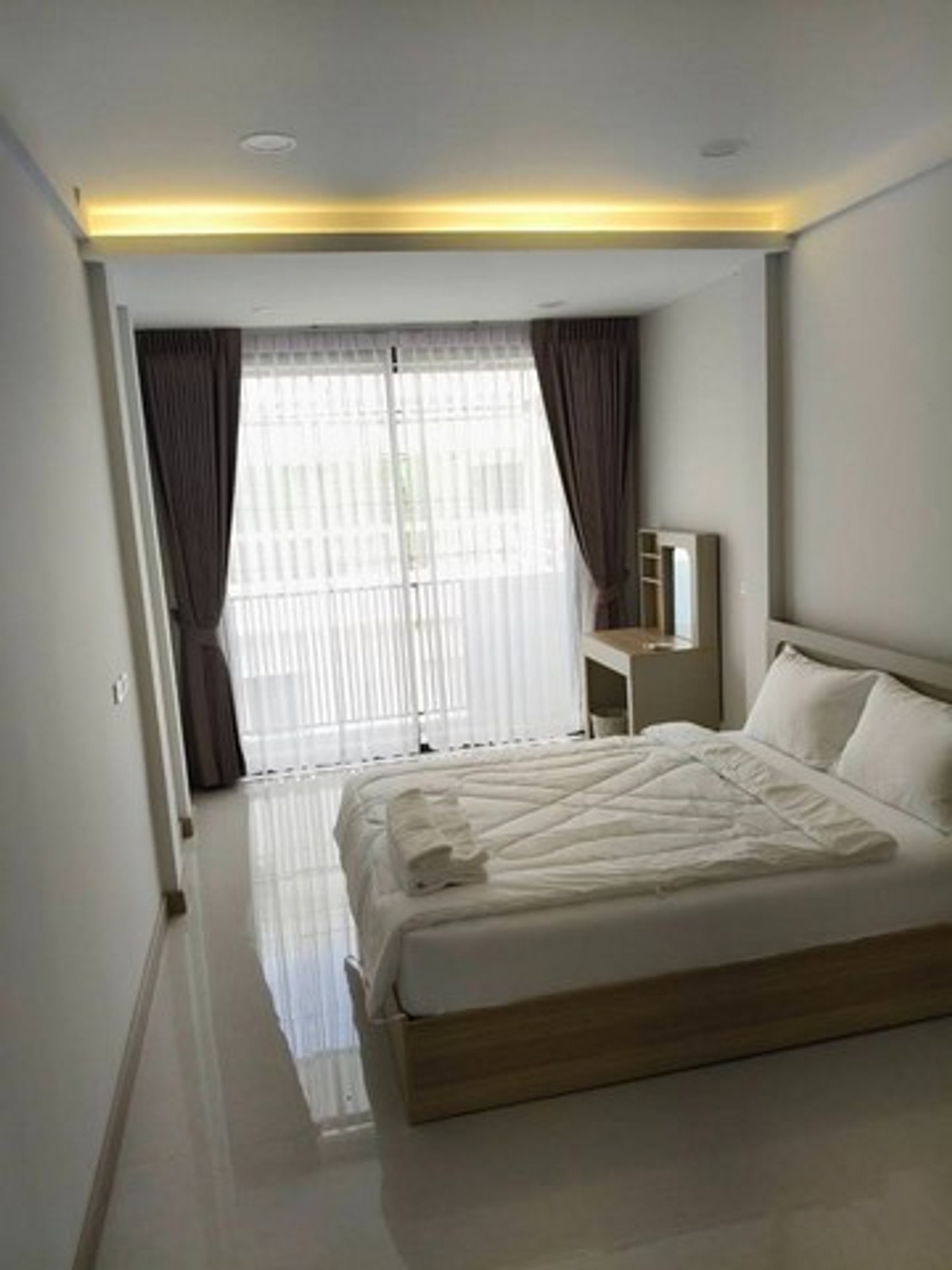 For RentTownhomeSukhumvit, Asoke, Thonglor : HR3353 Home Office & Modern Townhouse 3-Story | Ekkamai 22 Modern Loft design, airy with Double Volume | Pets allowed (Pet-Friendly)!