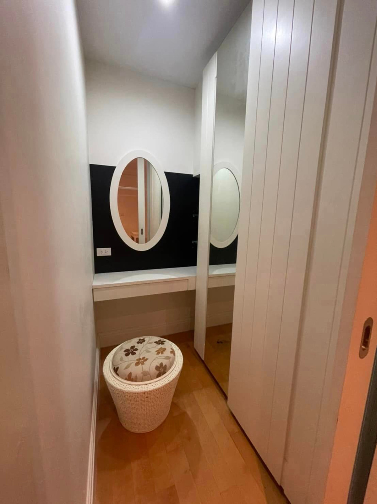 ให้เช่าคอนโดราชเทวี พญาไท : Villa Rachatewi【𝐑𝐄𝐍𝐓】🔥กลิ่นอายคลาสสิก นุ่มลึกอย่างมีสไตล์🔥 ติดต่อไลน์ไอดี: @hacondo