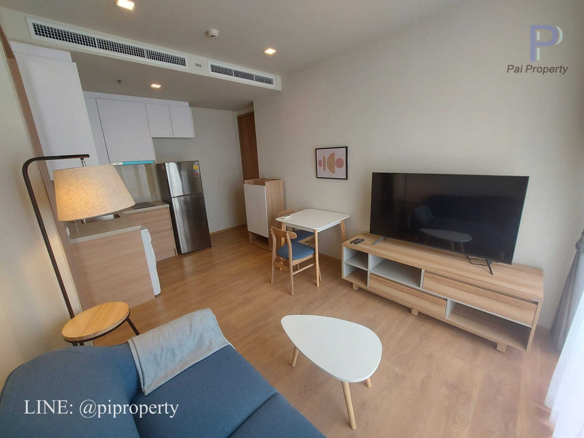 For RentCondoSukhumvit, Asoke, Thonglor : Fully furnished 1 Bedroom unit for rent in Phrom Phong. High floor with a unblocked view. Noble Around Sukhumvit 33.