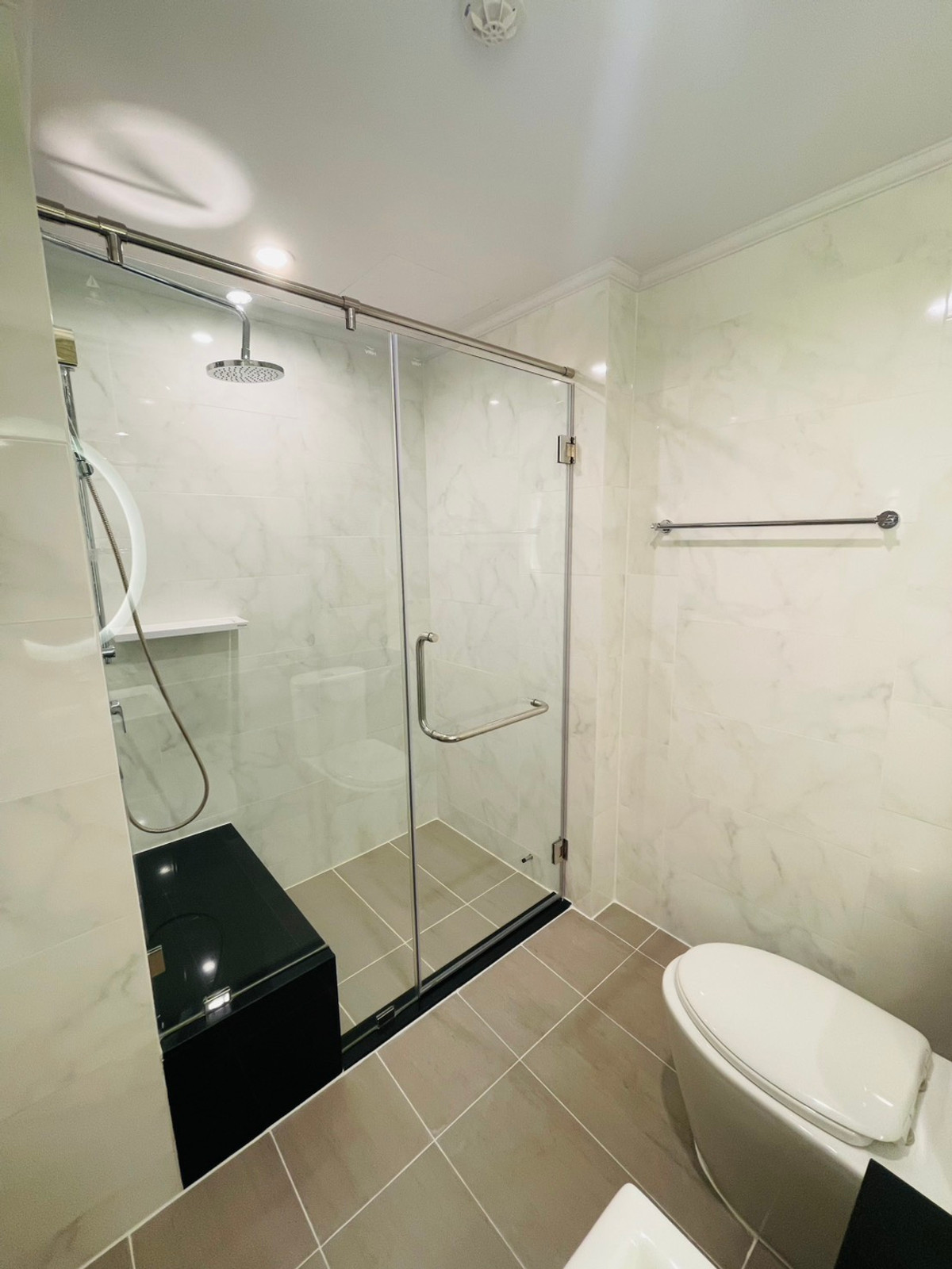 For RentCondoSukhumvit, Asoke, Thonglor : For rent, Supalai Oriental Sukhumvit 39 (101 sq m.), 2 bedrooms, 2 bathrooms, ready to move in.