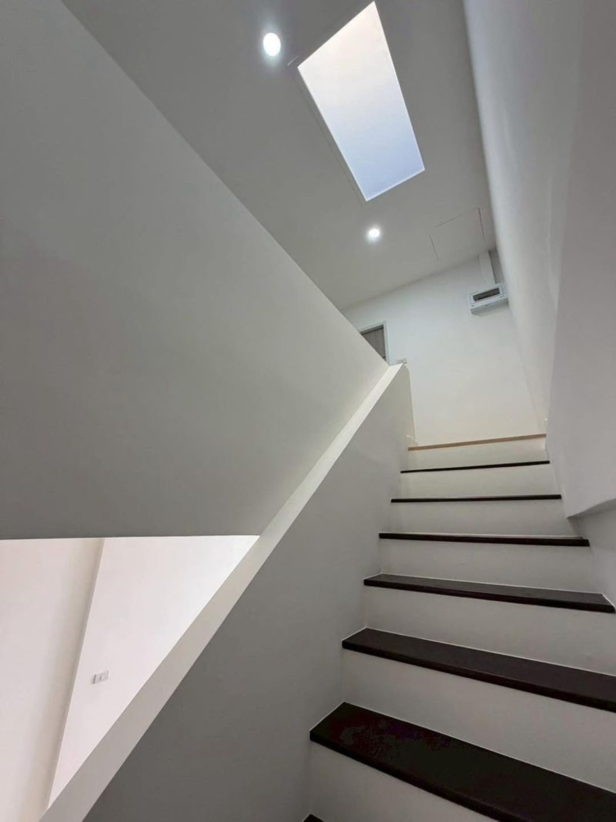 ขายทาวน์โฮมเกษตรศาสตร์ รัชโยธิน : ขายทาวน์โฮม 2 ชั้น โครงการเฟิสท์โฮม วัชรพล (First Home Watcharapol) ขนาด 18 ตารางวา 2 ห้องนอน ซอยวัชรพล1 แขวงท่าแร้ง เขตบางเขน กรุงเทพมหานคร