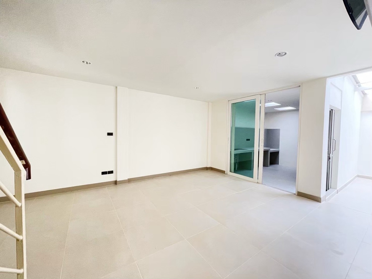 ให้เช่าทาวน์โฮมวิภาวดี ดอนเมือง หลักสี่ : Ⓜ️ให้เช่าทาวโฮมส์ 2 ชั้น มบ.เมอร์ริทแกรนด์ 2   ถ.เทิดราชัน 1  ใกล้ดอนเมือง