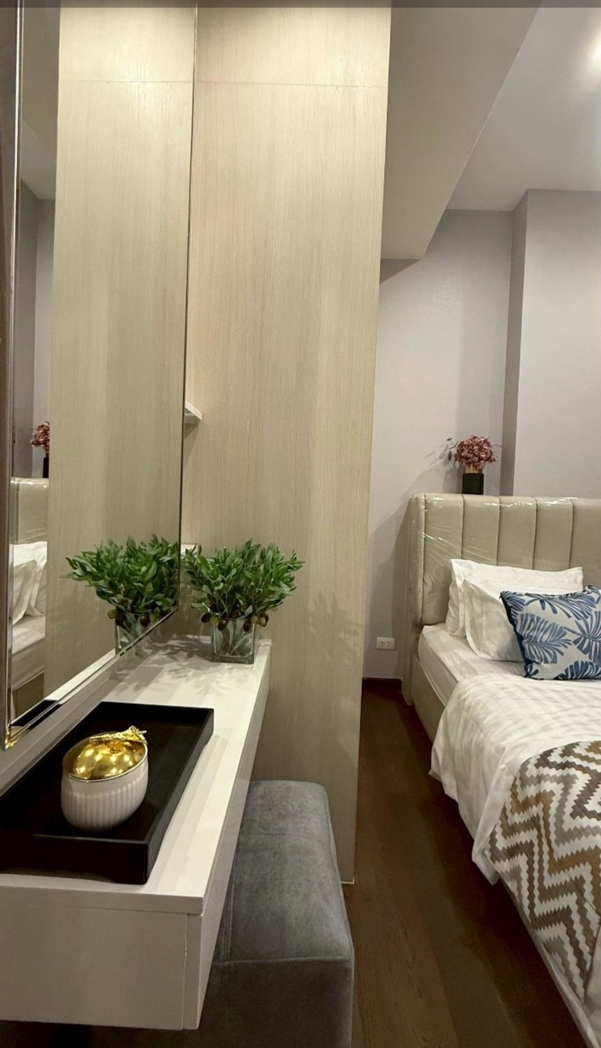 ขายคอนโดพระราม 9 เพชรบุรีตัดใหม่ RCA : ขาย ด่วน Q Asoke คิว อโศก 2ห้องนอน 1ห้องน้ำ (ห้องใหม่ทั้งหมด ไม่เคยปล่อยเช่า)