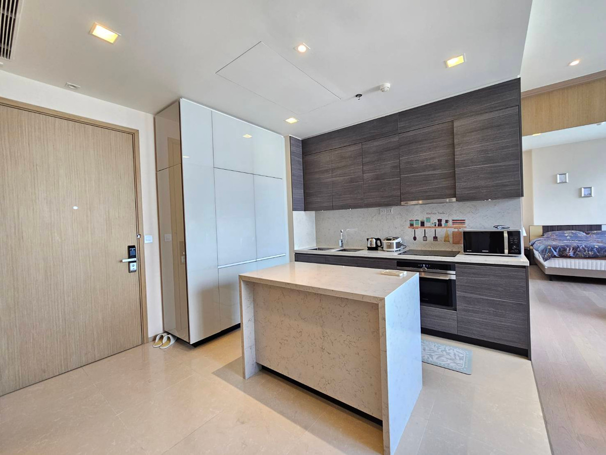 For RentCondoSukhumvit, Asoke, Thonglor : For rent The Esse Asoke near MRT Sukhumvit!  2 bedrooms, 2 bathrooms, luxuriously decorated, high floor, great view.